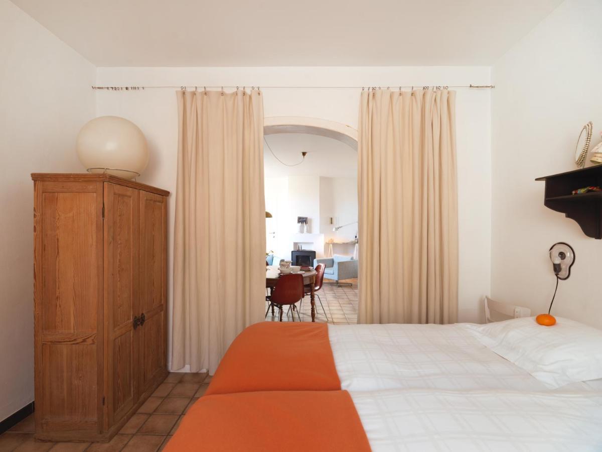 Charming Arty Studioflat, Overlooking The Domain Of A 17Th Century Chapel An Ideal Location For Business Travellers And Peace Seekers Tielrode Exterior photo