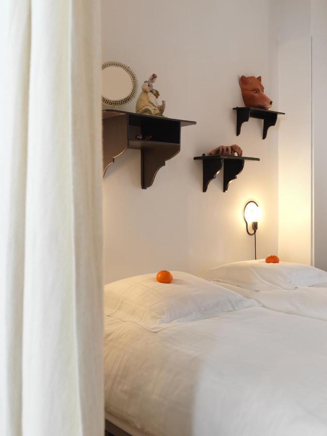 Charming Arty Studioflat, Overlooking The Domain Of A 17Th Century Chapel An Ideal Location For Business Travellers And Peace Seekers Tielrode Exterior photo