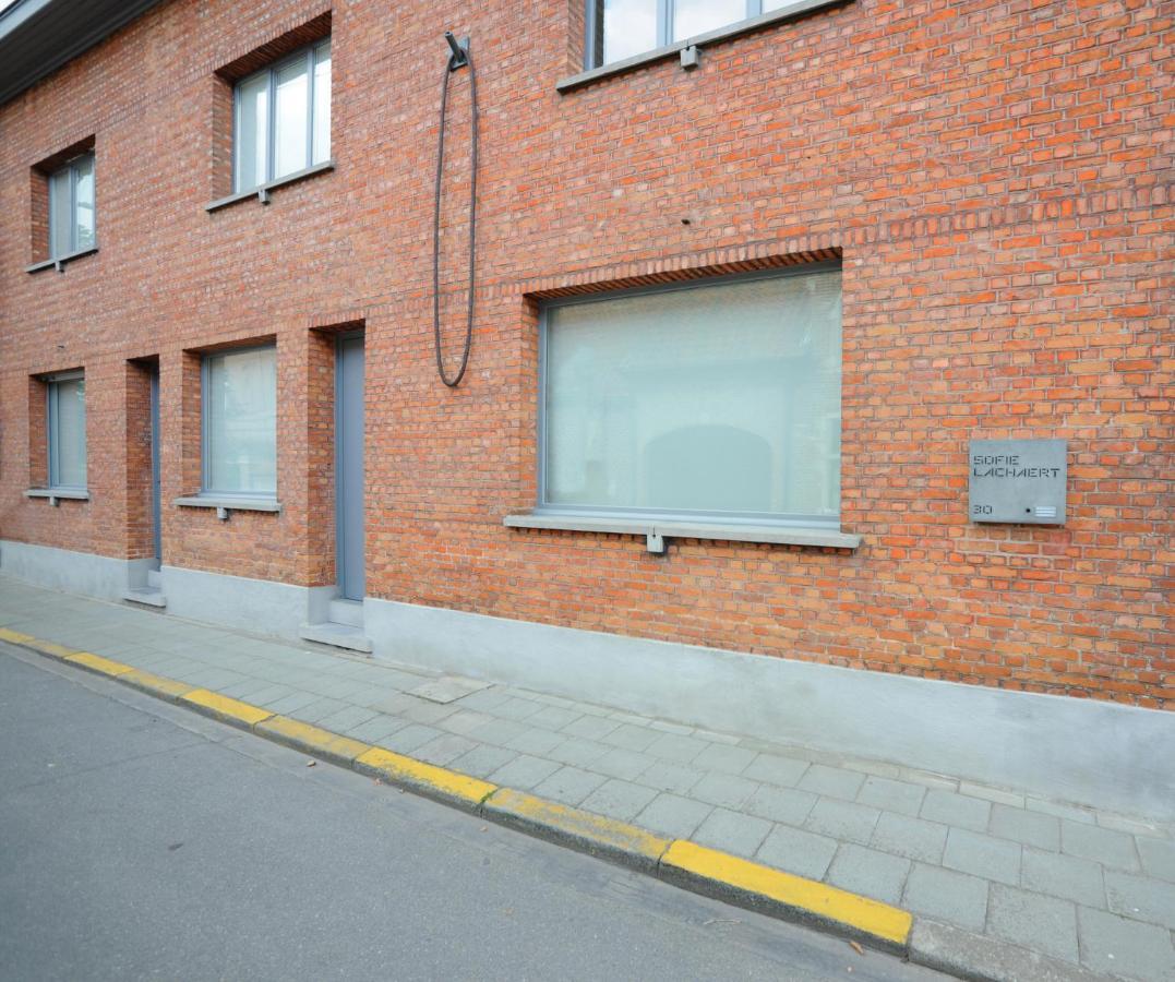 Charming Arty Studioflat, Overlooking The Domain Of A 17Th Century Chapel An Ideal Location For Business Travellers And Peace Seekers Tielrode Exterior photo