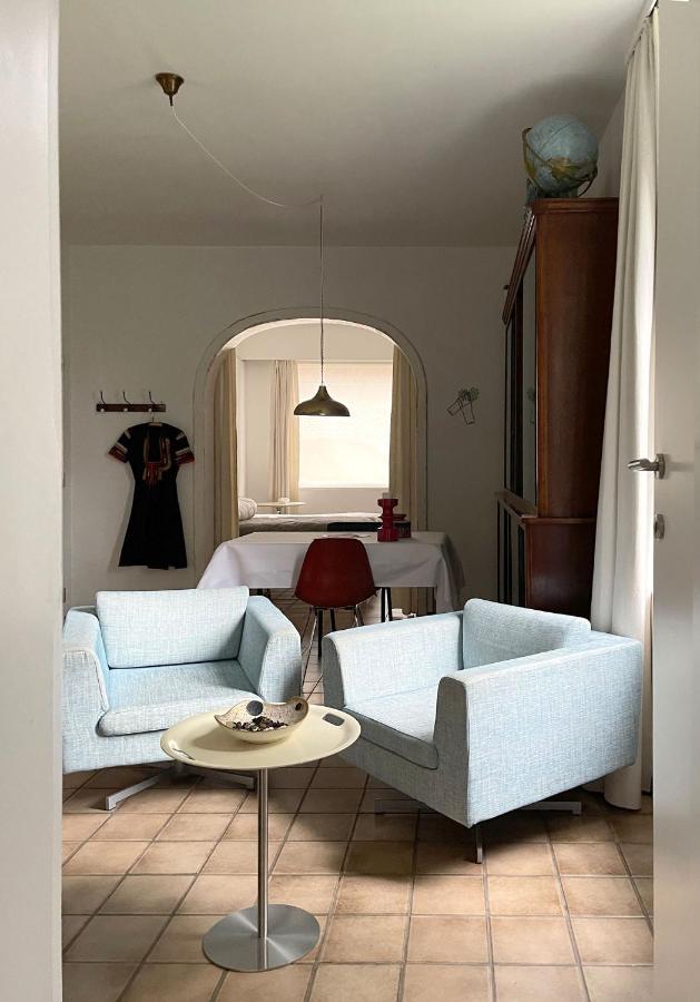 Charming Arty Studioflat, Overlooking The Domain Of A 17Th Century Chapel An Ideal Location For Business Travellers And Peace Seekers Tielrode Exterior photo